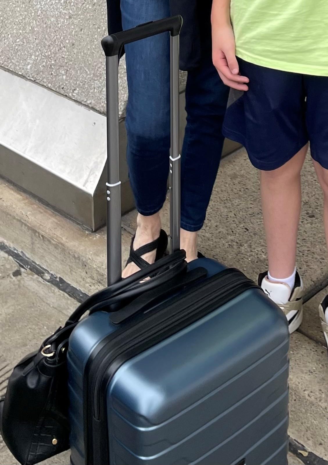 BAGSMART Carry On Luggage 19 L x14 W x9 H Airline Approved with Spinner Wheels, Lightweight 20 Inch Luggage with TSA Lock, Expandable Hard Shell customer photo 2