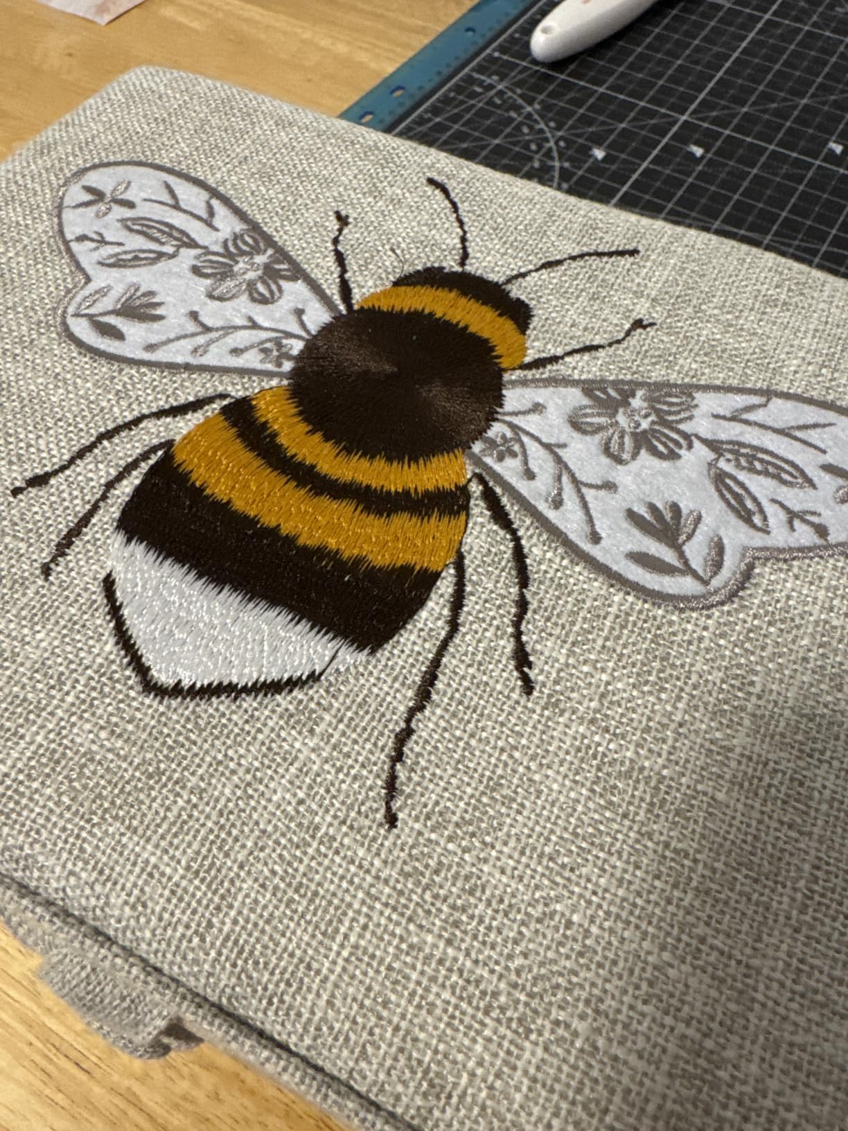 Hobby Gift Medium Sewing Box Craft Storage Box with Handle Internal Accessories Tray Pin Cushion and Pocket for Sewing Knitting and Hobby Supplies customer photo 2