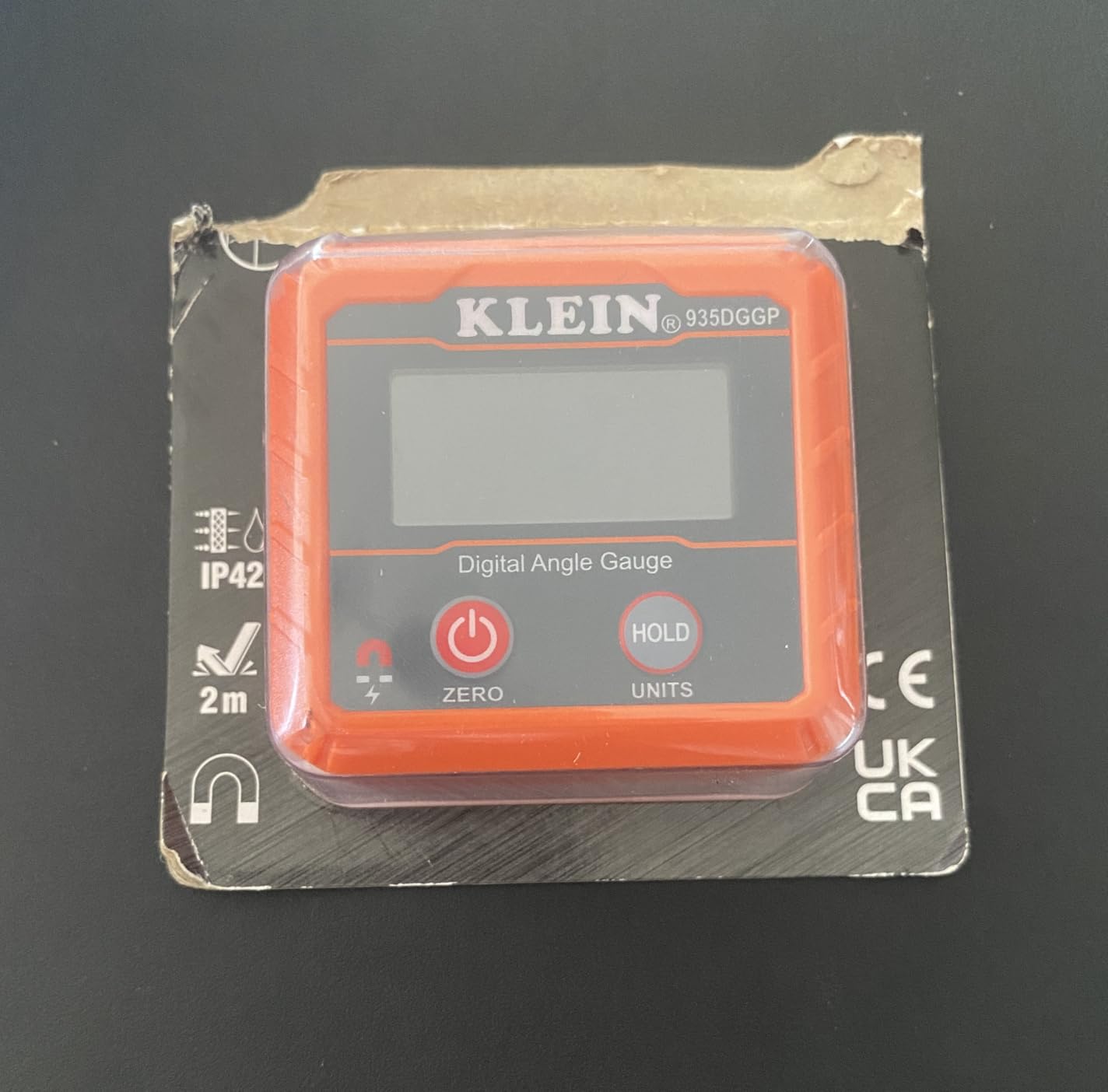 Klein Tools 935DGGP Angle Finder, Digital Gauge with Strong Magnetic Base, Converts Between Degrees, Percent Grade, In/Ft, mm/m customer photo 2