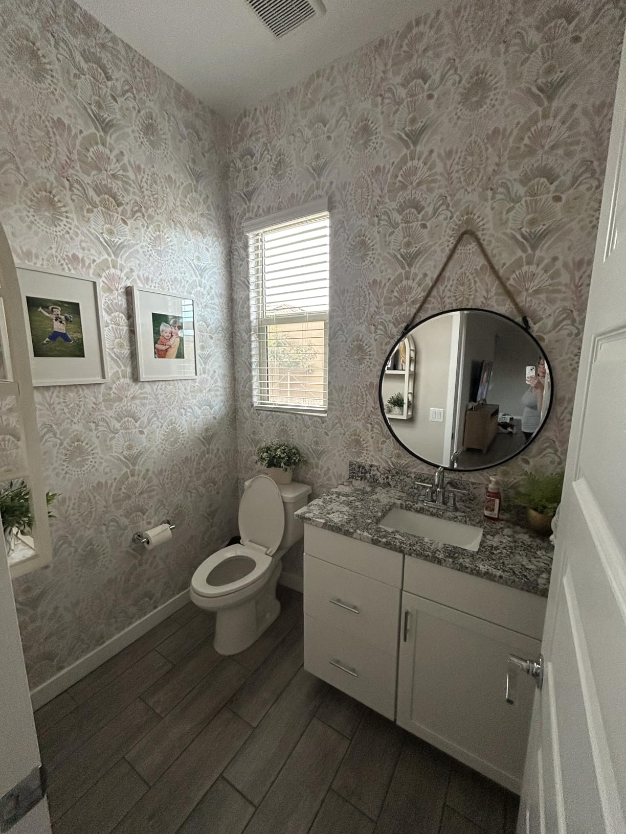 FOSHIO Wallpaper Smoothing Tools Kit, Wallpaper Tools with Squeegee Smoother, Seam Roller, Paste Brush, Wallpaper Smoothing Brush for Peel & Stick Wallpaper, Contact Paper, Window Film Application Kit customer photo 1