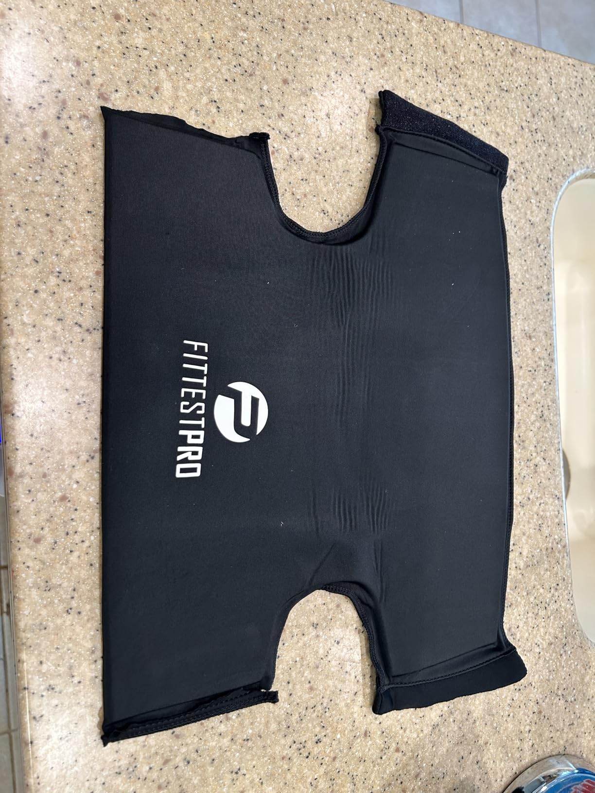 Fittest Pro Knee Ice Pack Wrap for Pain Relief, Reusable Hot and Cold Therapy Wrap for Swelling, Recovery, and Therapy for Arthritis, Meniscus Tear and ACL customer photo 1