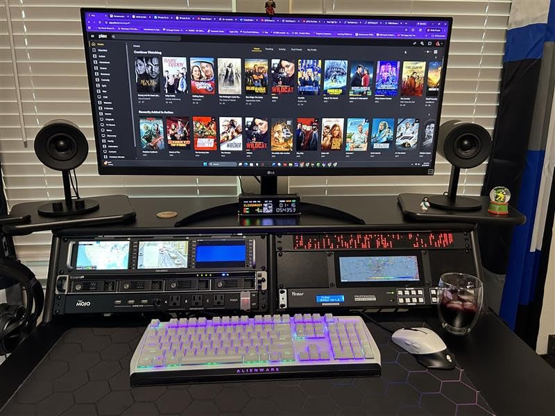 Tecmojo 1U Rack Mount 19 Outlet PDU Power Distribution Unit Power Strip Circuit Breaker fits 19-inch AV/Network/Server Cabinet/Closet/Enclosure customer photo 1