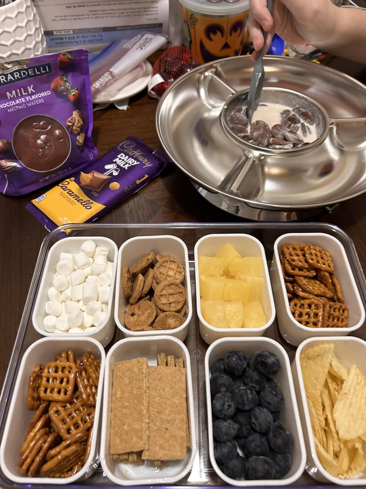 Nostalgia Electric Fondue Party Set - 10 oz Melting Pot, 4 Roasting Forks, & Detachable Serving Tray - Melted Cheese, Chocolate, or Dessert - Perfect for Gifts, Parties, Date Night - Black customer photo 1