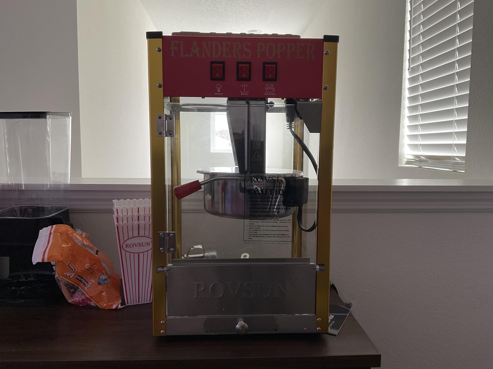 ROVSUN Popcorn Machine with 16 Ounce Kettle ETL Certified, Vintage Popcorn Maker Commercial Popcorn Machine Countertop w/Stainless Steel Scoop, Oil Spoon & 3 Popcorn Cups for Home Movie Theater, Black customer photo 1