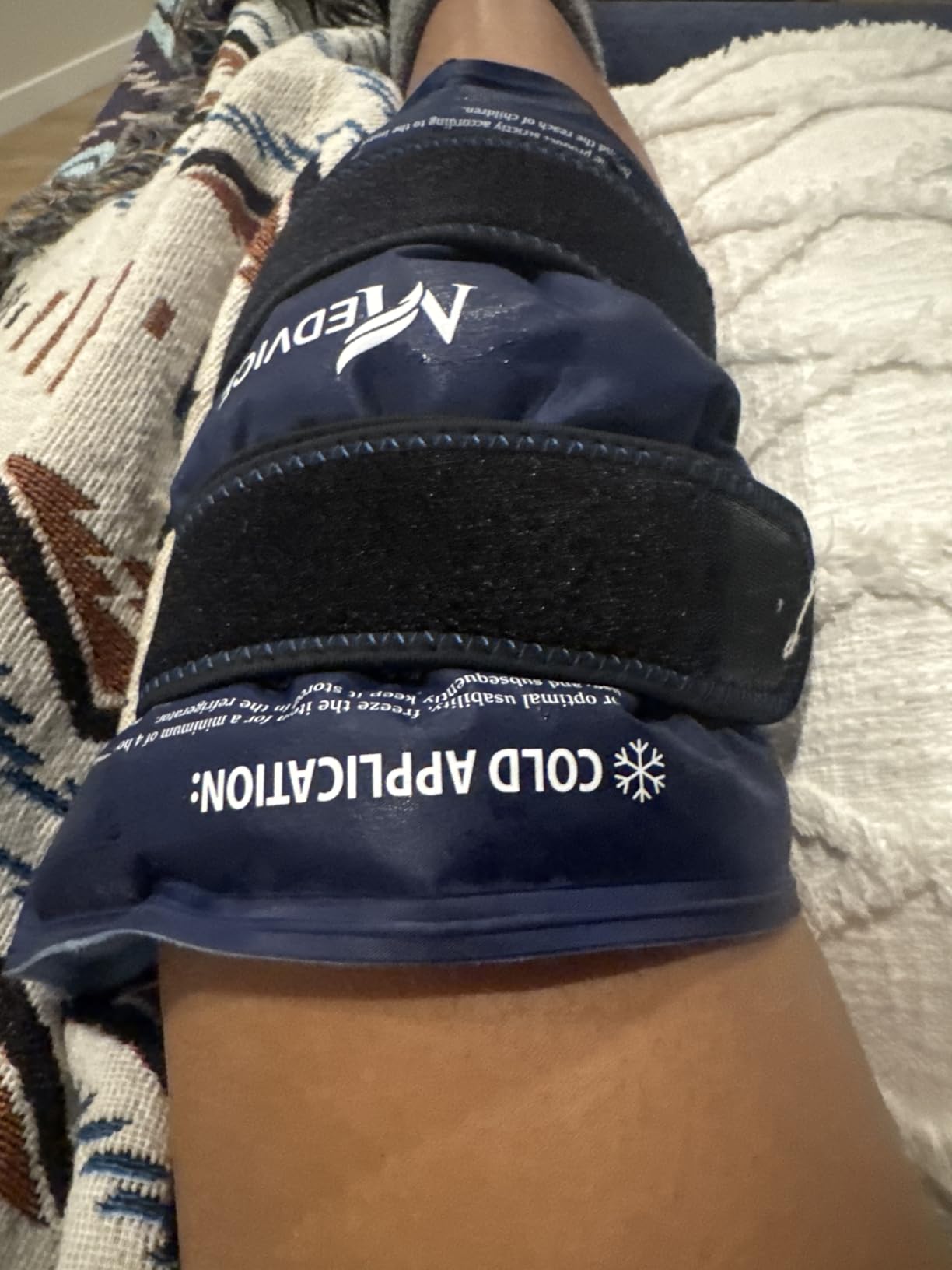 Medvice Ice Pack with Cold Compression for Knee Pain Relief, Swelling, Knee Replacement Surgery, Arthritis, and Injury Recovery, Adjustable Straps, Reusable Gel Ice Wrap for Meniscus Tear and ACL Blue customer photo 1