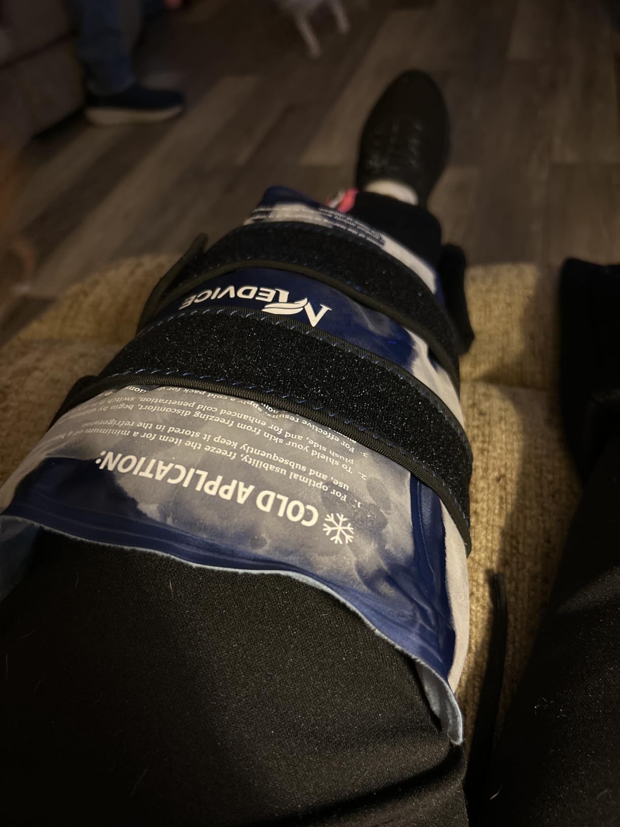 Medvice Ice Pack with Cold Compression for Knee Pain Relief, Swelling, Knee Replacement Surgery, Arthritis, and Injury Recovery, Adjustable Straps, Reusable Gel Ice Wrap for Meniscus Tear and ACL Blue customer photo 2