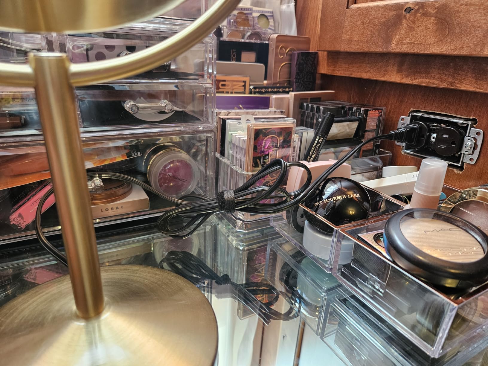 Conair Lighted Makeup Mirror, Double-Sided LED Vanity Mirror with 1X/10X Magnification, 3 Light Settings, 3 Modes, 360° Rotation, Satin Nickel Finish customer photo 1