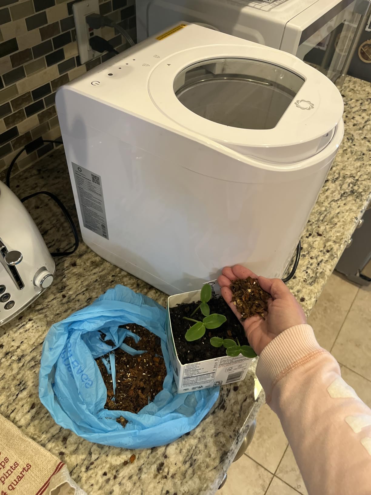 Airthereal Revive Electric Kitchen Composter with Visual Glass Cover, Upgraded SHARKSDEN Tri-Blade, Turn Food Waste and Scraps into Natural Fertilizer for Plants, R500-V, Grey customer photo 1