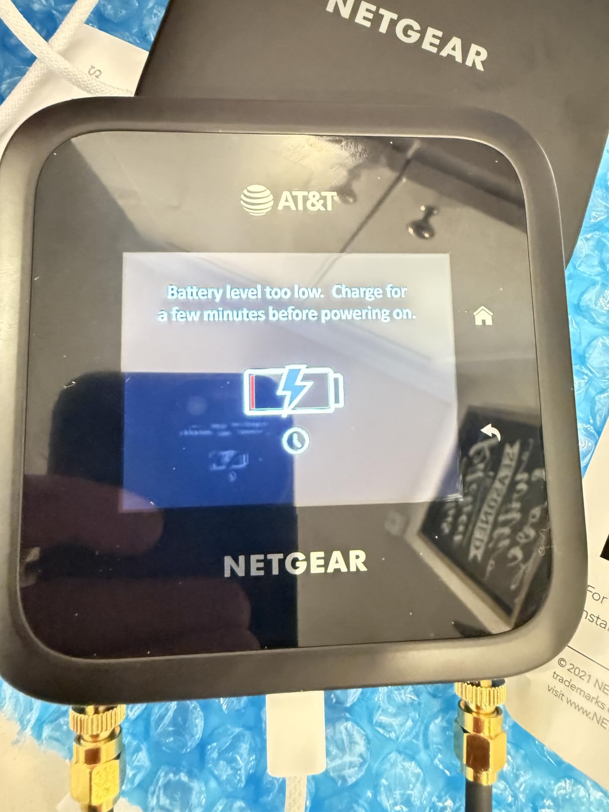 NETGEAR Nighthawk M6 Pro Mobile Hotspot 5G mmWave, 8Gbps, Unlocked, AT&T & T-Mobile, International Roaming, Portable WiFi Device for Travel, 5G Modem Wireless Router (MR6500) (Renewed) customer photo 2