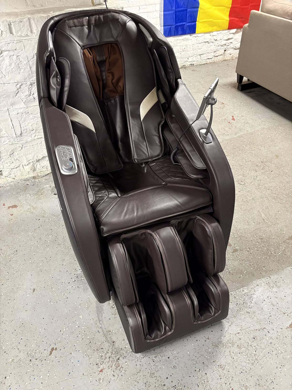 iBooMas Massage Chair Full Body, 6 Massage Intensities Zero Gravity SL-Track Shiatsu Massage Chair with 18 Modes, 40 Airbags, 5 Heating Area, Body Scan, Extendable Footrest, Foot Roller customer photo 1
