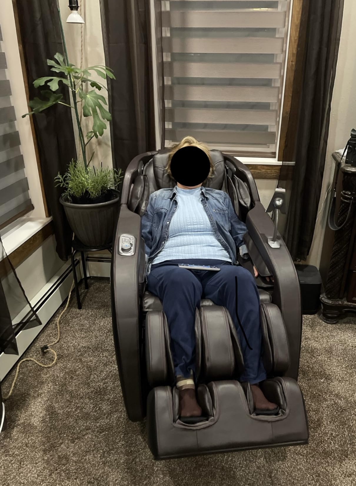 iBooMas Massage Chair Full Body, 6 Massage Intensities Zero Gravity SL-Track Shiatsu Massage Chair with 18 Modes, 40 Airbags, 5 Heating Area, Body Scan, Extendable Footrest, Foot Roller customer photo 8