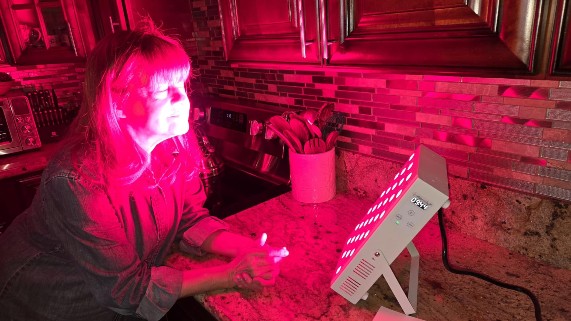 Mito Red Light - MitoMIN 2.0 Red Light Panel - Red Light Therapy for Face and Neck - Red Light & Near Infrared Red Light Therapy - At-Home Red Light Therapy for Body customer photo 1