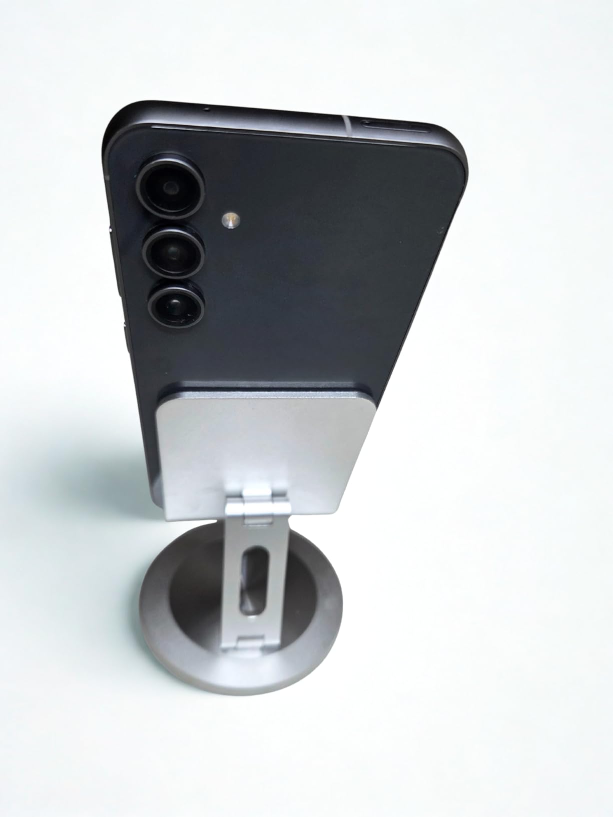 360 Rotating Phone Holder for Desk, Dual-Adjustable Foldable Heavy-Duty Bases Aluminum Phone Stand Compatible with iPhone 17 16 15 14 13 12 11 Series, Galaxy, 4-8 inch All Phones (Silver) customer photo 1