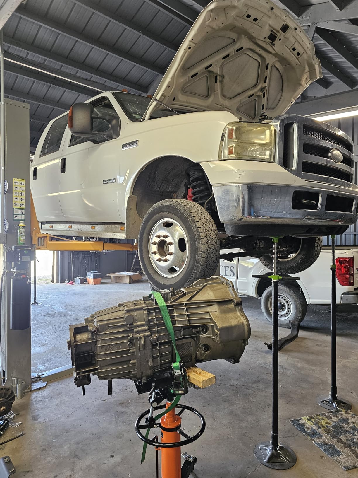 VEVOR Transmission Jack, 1322 LBS Hydraulic Telescoping Transmission Jack, 32