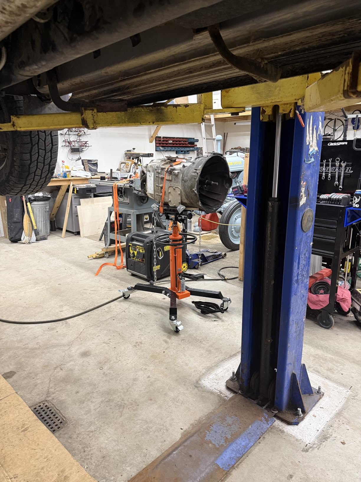 VEVOR Transmission Jack, 1322 LBS Hydraulic Telescoping Transmission Jack, 32