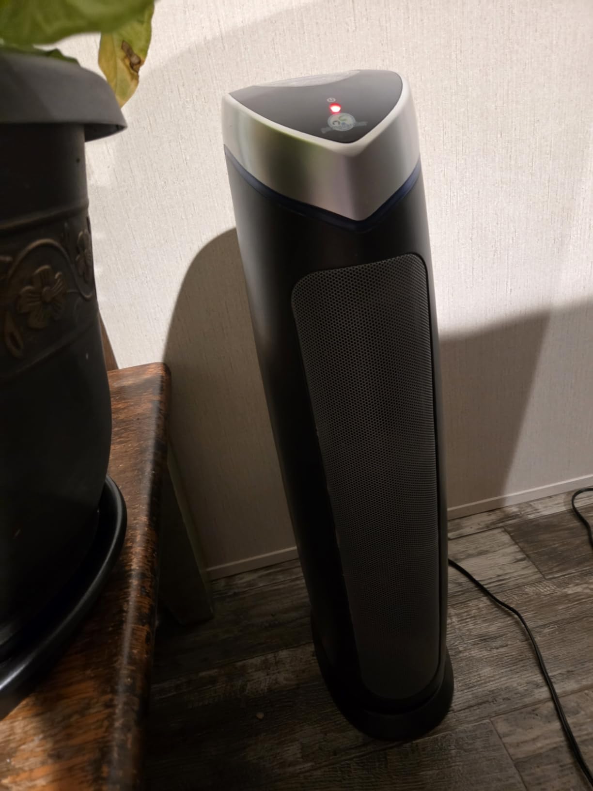 GermGuardian Air Purifier with Genuine HEPA 13 Pet Pure Filter, Removes 99.97% of Pollutants, Covers Large Rooms up to 915 Sq. ft. in 1 Hour, UV-C Light Helps Reduce Germs, 28