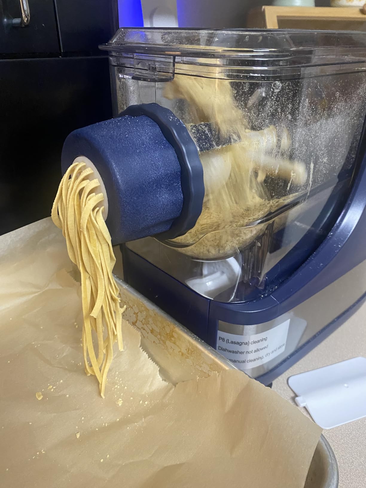 VEVOR Electric Pasta Maker, 150W Automatic Noodle Maker Machine with 8 Pasta Shapes, 4 Intelligent Modes, 500g Flour Capacity Pasta Maker Machine with Measuring Cups, Cleaning Brush for Home Kitchen customer photo 1