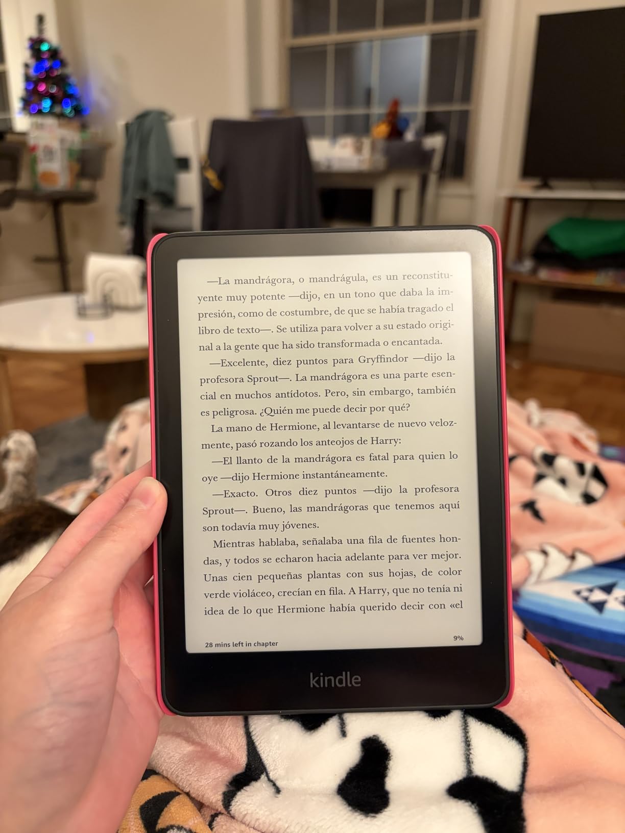 Amazon Kindle Paperwhite and Kindle Colorsoft Case, Lightweight and Water-Safe, Foldable Protective Cover - Fabric customer photo 1