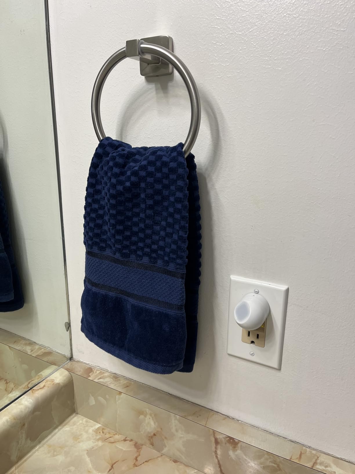 Brushed Nickel Bathroom Hardware Set 4 Pieces,Bathroom Accessories Set Stainless Steel Wall Mounted, Hand Towel Bar, Towel Ring, Robe Towel Hooks,Toilet Paper Holder,Towel Bar Set, 23.6 Inch customer photo 1