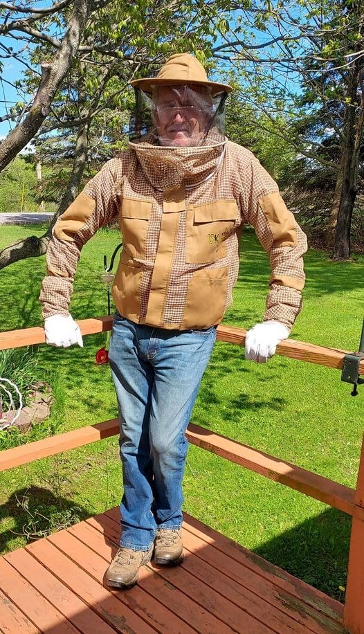 3 Layer Ventilated Bee Jacket for Men & Women, Premium Beekeeping Jacket with Gloves & Two Beekeeper Veils customer photo 1
