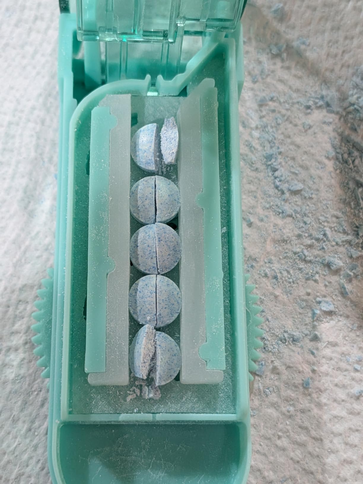 Johnbee Pill Cutter Splitter for Small and Tiny Pills, Larger Pills. Adjustable Pill Splitter Accurately Cuts Multiple Pills at Once. Sharp Blade with Safety Guard. Non-Slip Silicone Edge (Lake Blue) customer photo 1