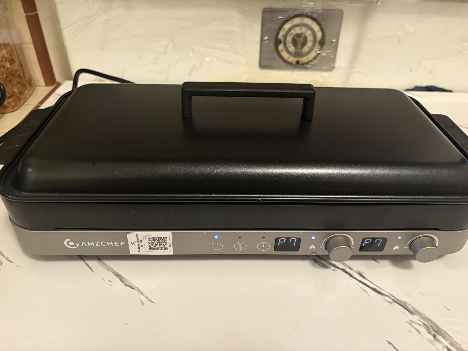 AMZCHEF Double Induction Cooktop with Removable Griddle Pan Non-stick, 1800W 2 burner Portable Induction Stove With Sensor Touch 9 Power Levels, 99 Min Timer, Iron Grey customer photo 1