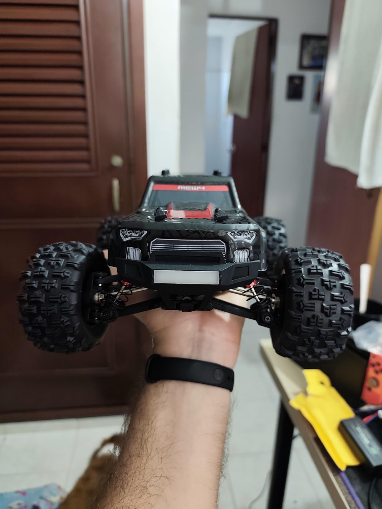 MEW4 1/16 Brushless RC Car, 4X4 RC Offroad Trucks, Portable RC Cars Fast 42 Km/h for Adults, High Speed RC Car, Electric Stadium RC Truck for Adult, Red Black customer photo 2