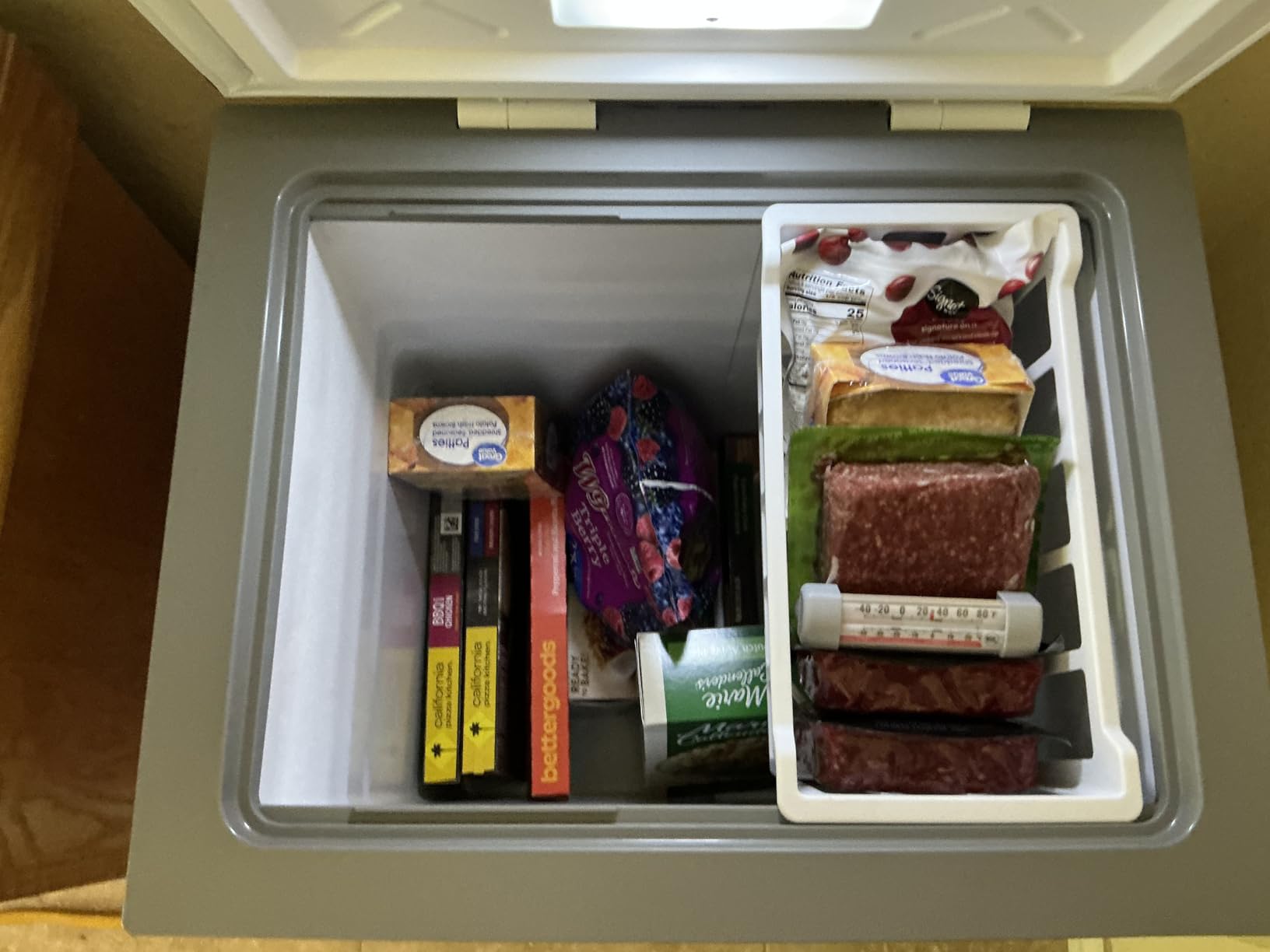 Midea MERC05C4BAWW Chest Freezer, 5.1 Cubic Feet Freezer With Removable Basket, Interior LED Light, Adjustable Temperature, For Kitchen Apartment Office, White customer photo 1