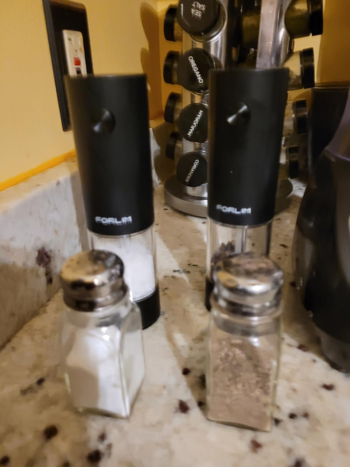 FORLIM Electric Salt and Pepper Grinder Set, USB Rechargeable, Automatic Salt Pepper Mill Grinder with Dust Cover, One-Button Control, Adjustable Coarseness, Warm LED Light (2 Packs, Black&White) customer photo 1