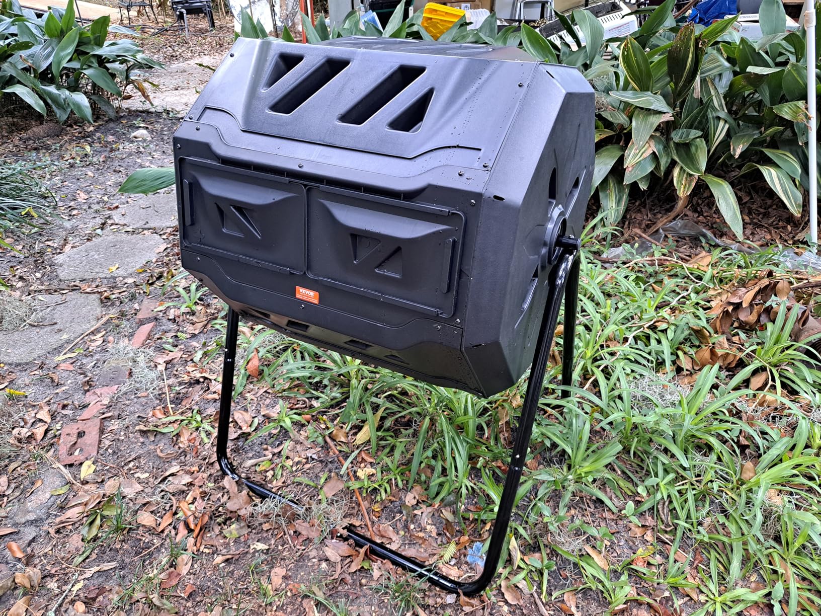 VEVOR Compost Bin, 43-Gal Dual Chamber Composting Tumbler, Large Tumbling Rotating Composter with 2 Sliding Doors and Steel Frame, BPA Free Composter Bin Tumbler for Garden, Kitchen, Yard, Outdoor customer photo 1