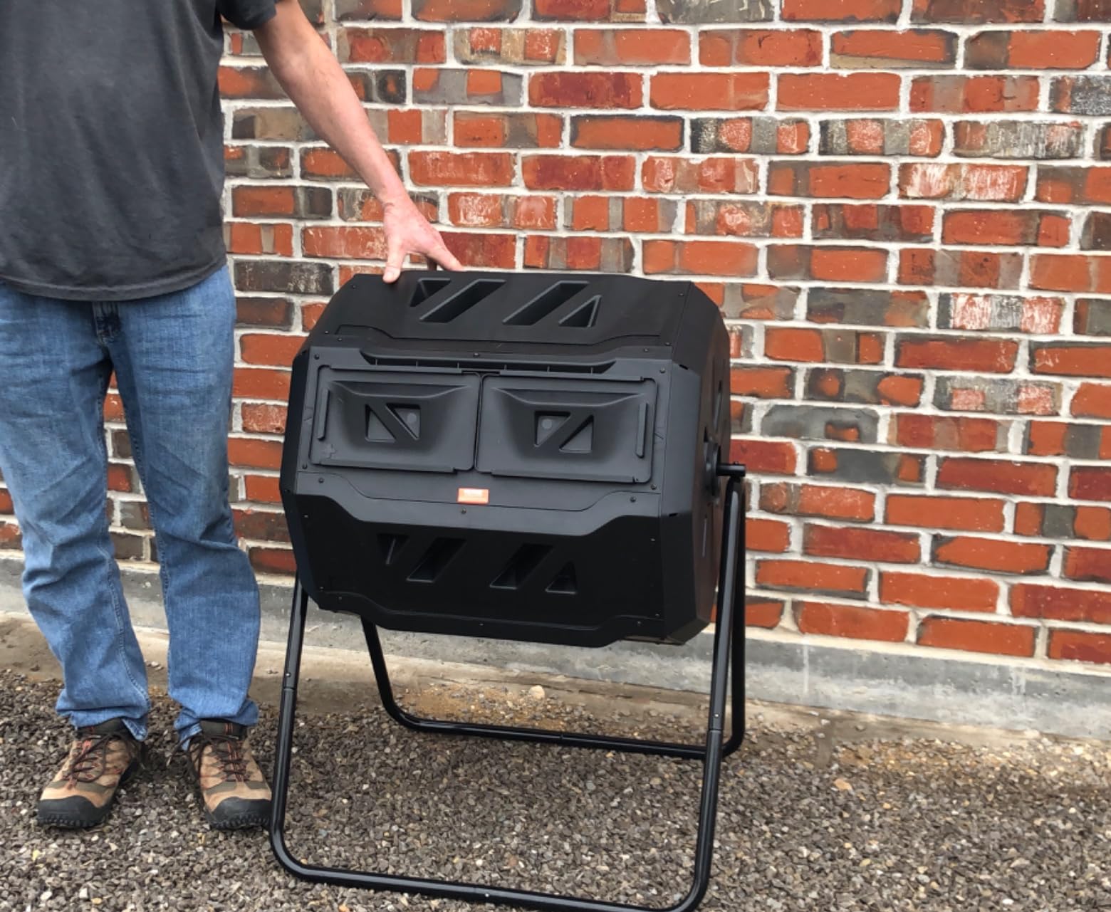 VEVOR Compost Bin, 43-Gal Dual Chamber Composting Tumbler, Large Tumbling Rotating Composter with 2 Sliding Doors and Steel Frame, BPA Free Composter Bin Tumbler for Garden, Kitchen, Yard, Outdoor customer photo 2