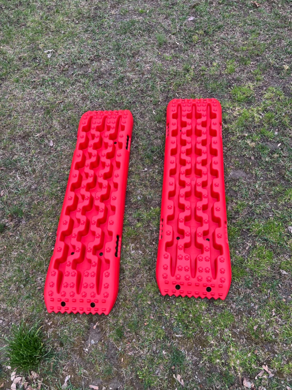 Donext Recovery Traction Boards, Offroad Tracks Board, Traction Tire Ladder, 4WD Traction Mats for Sand, Mud & Snow, Snow Chains(41in-Red) customer photo 2