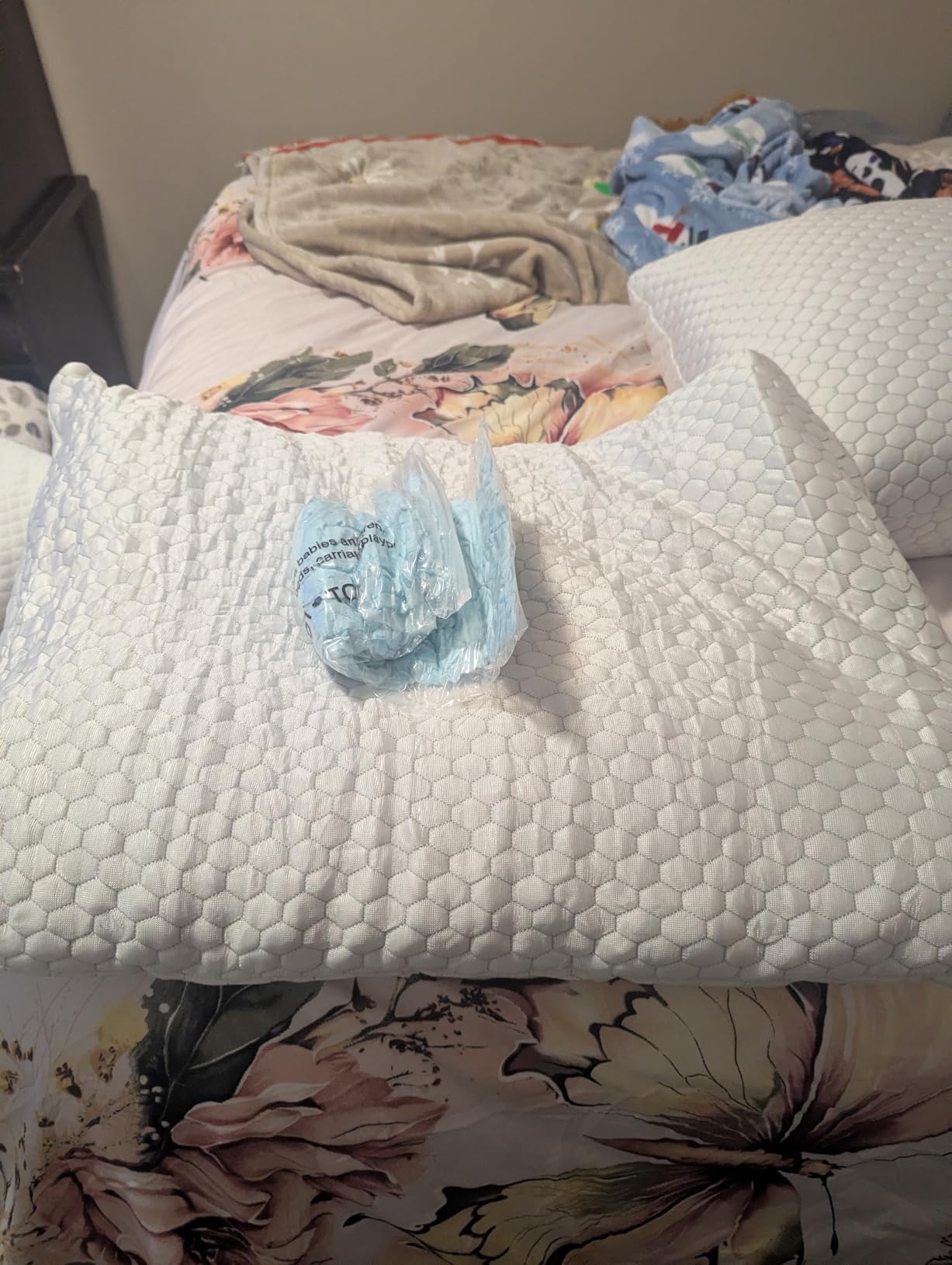 Shredded Memory Foam Pillow for Sleeping, Cooling Bed Pillows Set of 2, Adjustable Pillows for Side, Back, Stomach Sleepers with Washable Pillowcase (Queen Size, Grey) customer photo 2