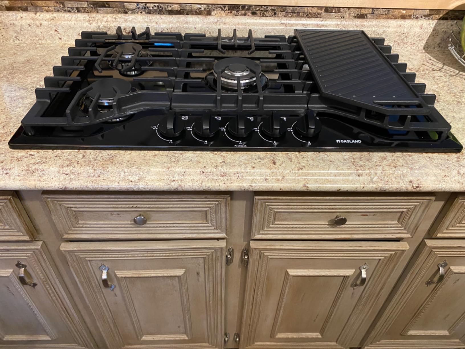 GASLAND Gas Cooktop 36 Inch with Griddle, PRO GH3365EF 5 Burner Propane Stovetop with Reversible Cast Iron Grill/Griddle, Gas Countertop Plug-in, NG/LPG Convertible Cooktops, Black customer photo 1