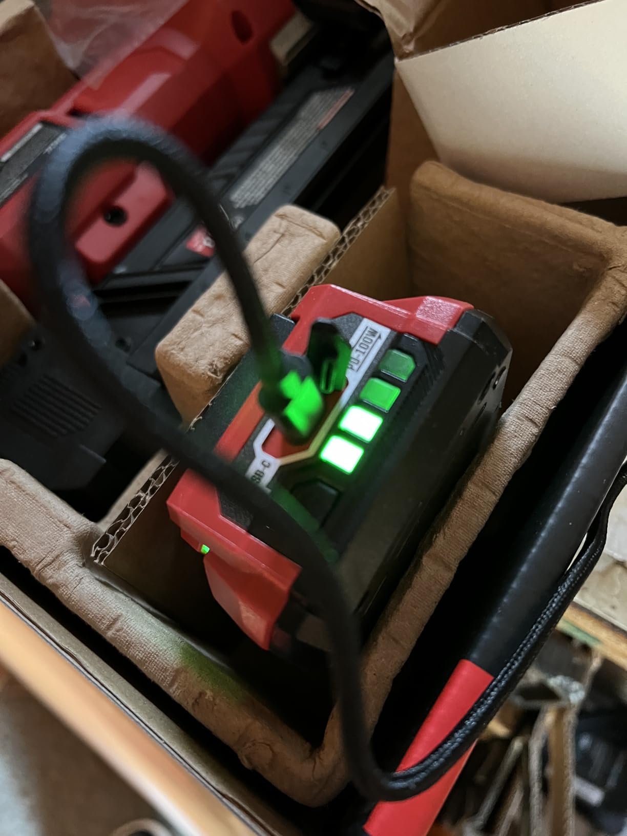 SKIL PWR CORE 20 Brushless 20V 18Ga Brad Nailer Kit including 2.0Ah USB-C Battery and Charger-NA1800B-10 customer photo 1