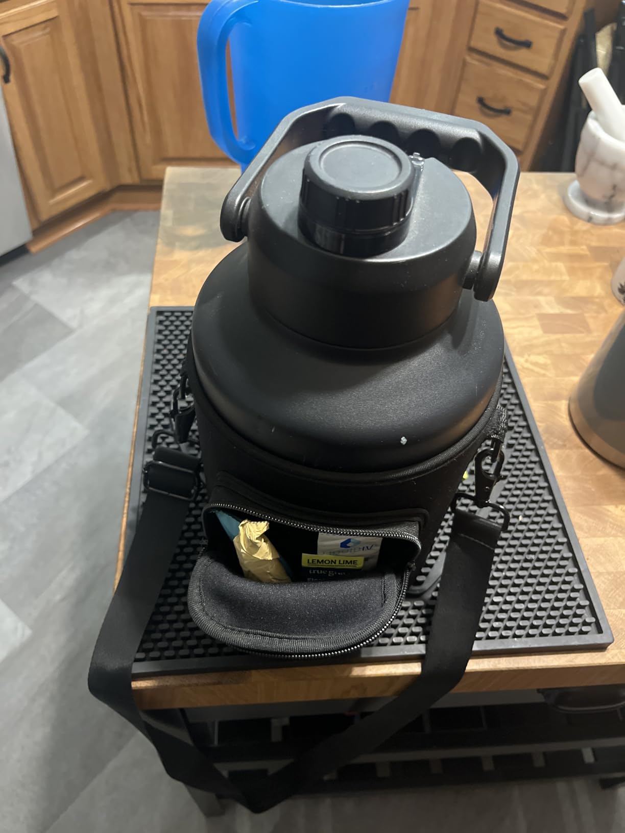 WATERSY 1 Gallon Water Bottle Insulated (Cold for 48 Hrs), BPA Free & Leak Proof, 128oz Stainless Steel Water Jug customer photo 1