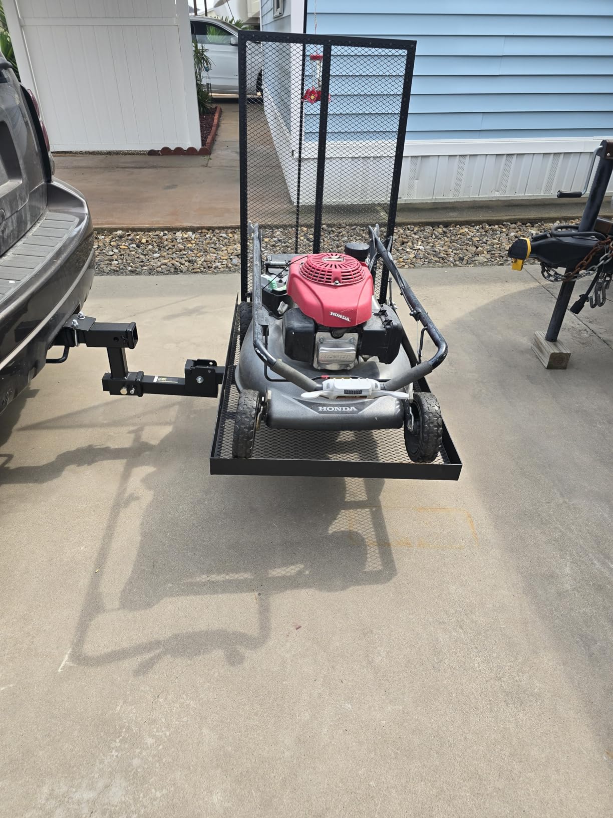 VEVOR Hitch Mount Wheelchair Carrier, 500LBS Mobility Scooter Carrier with Folding Ramp, Iron Trailer Hitch Rack Basket with Stabilizer, Straps, Fit 2