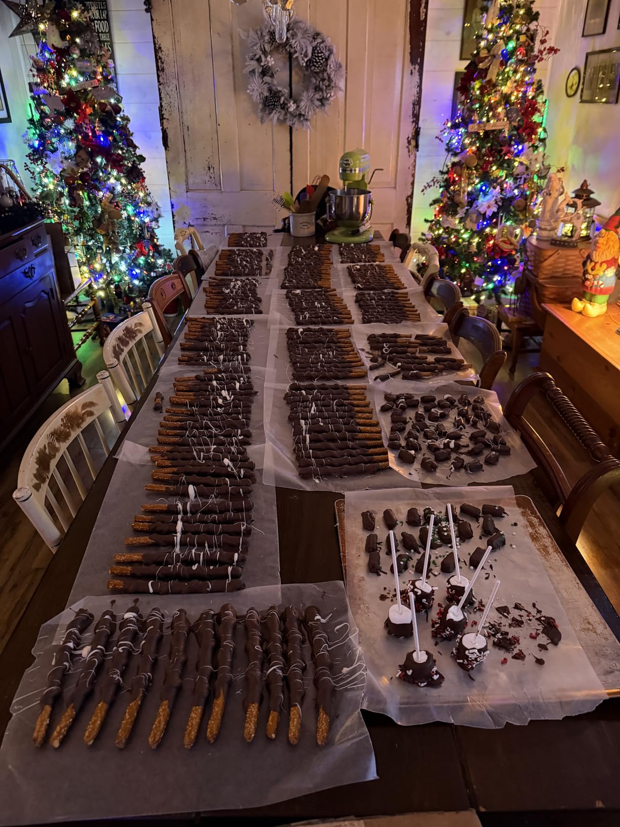 VEVOR Chocolate Tempering Machine, 17.6 Lbs 2 Tanks Chocolate Melting Pot Temp Control 86-185F, 1500W Stainless Steel Electric Commercial Food Warmer for Chocolate/Milk/Cream Melting and Heating customer photo 1