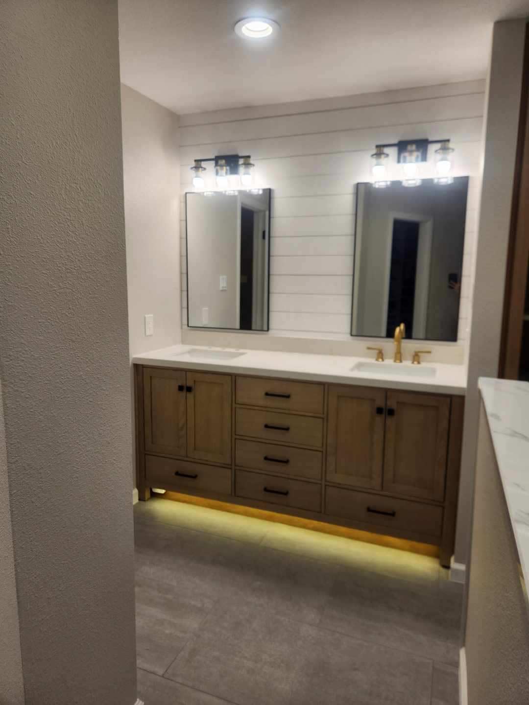 ARIEL Cambridge 72-inch Bathroom Vanity with Sink,Solid Wood, 1.5-inch Carrara White Quartz Countertop, Double Rectangular Porcelain Sink, 4 Soft Closing Doors, 6 Dovetail Drawers, White customer photo 2