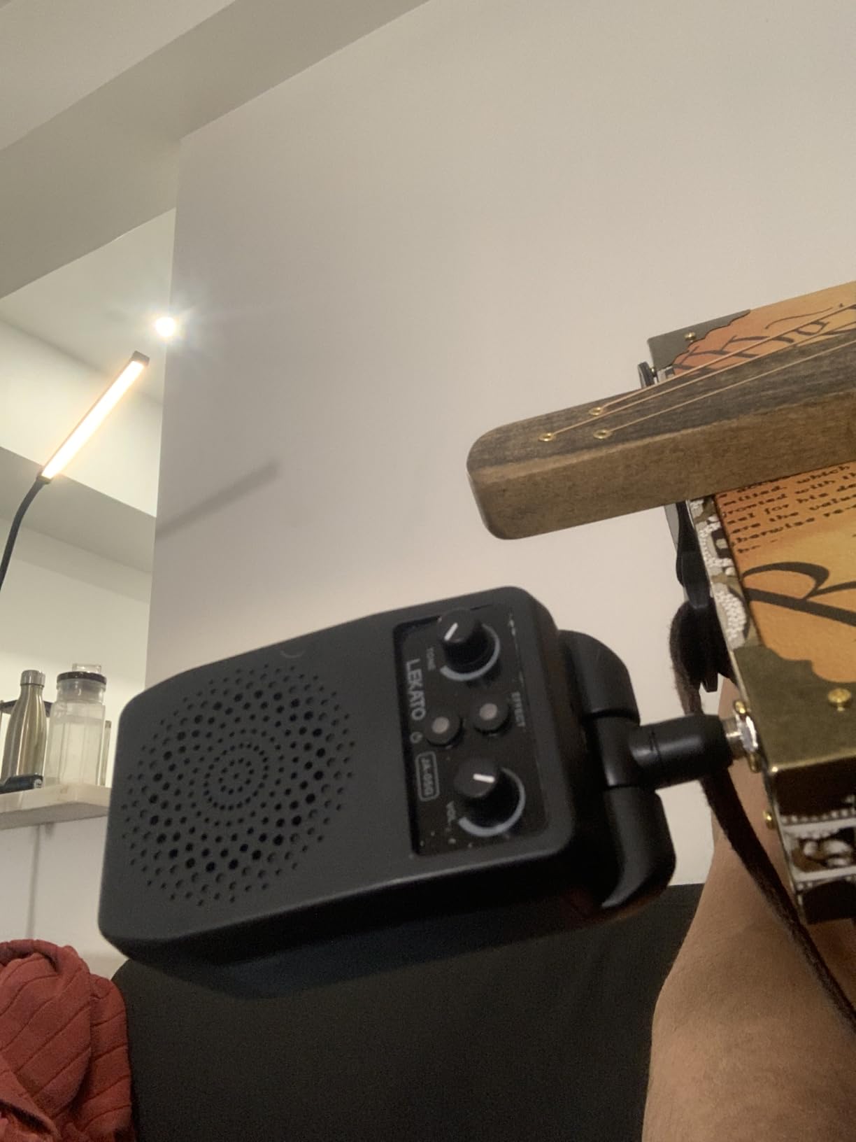 LEKATO Mini Electric Guitar Amp 5W, Portable Guitar Amp Bluetooth with Built-in 4 Effects, Clean Distortion Overdrive Reverb, Rechargeable Small Amplifier for Practice, Black (JA-05G) customer photo 2