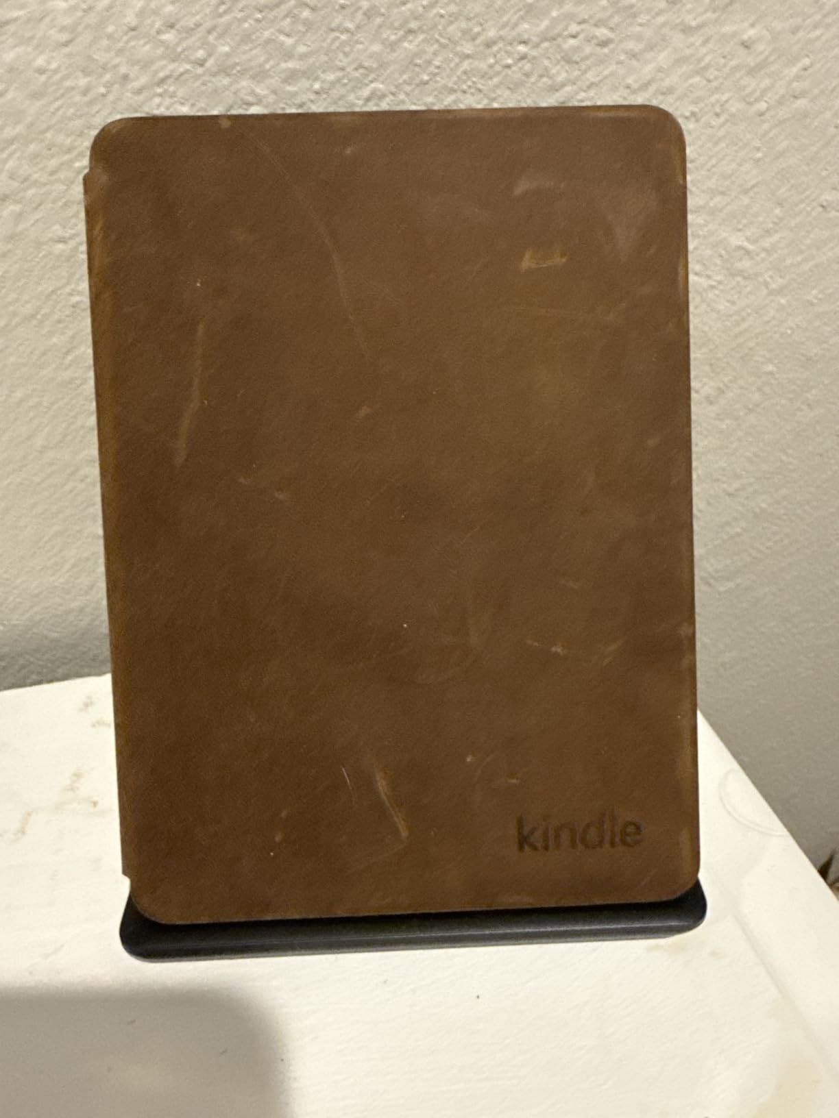 Made for Amazon, Wireless Charging Dock for Kindle Paperwhite Signature Editions (2022 & 2024 Releases) and Kindle Colorsoft Signature Edition customer photo 2