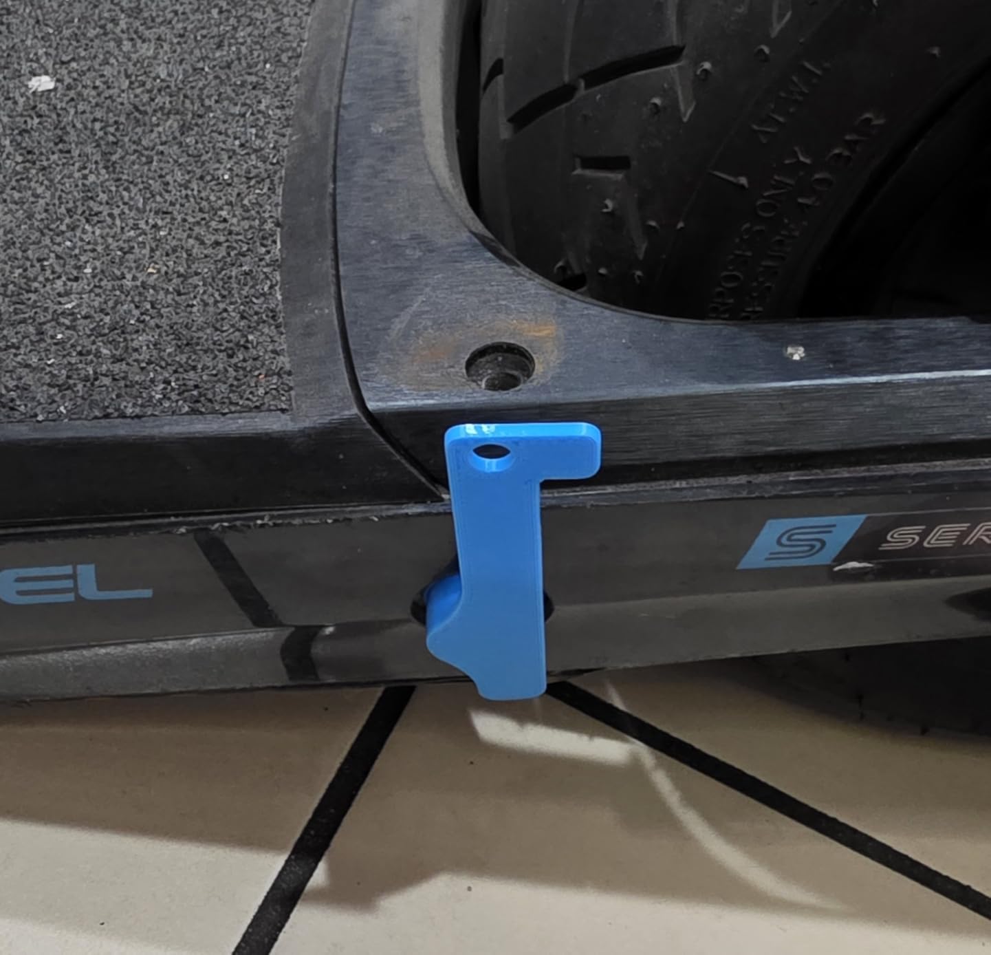 Tethered Charger Plug for Onewheel GT / GTS (Black) customer photo 1