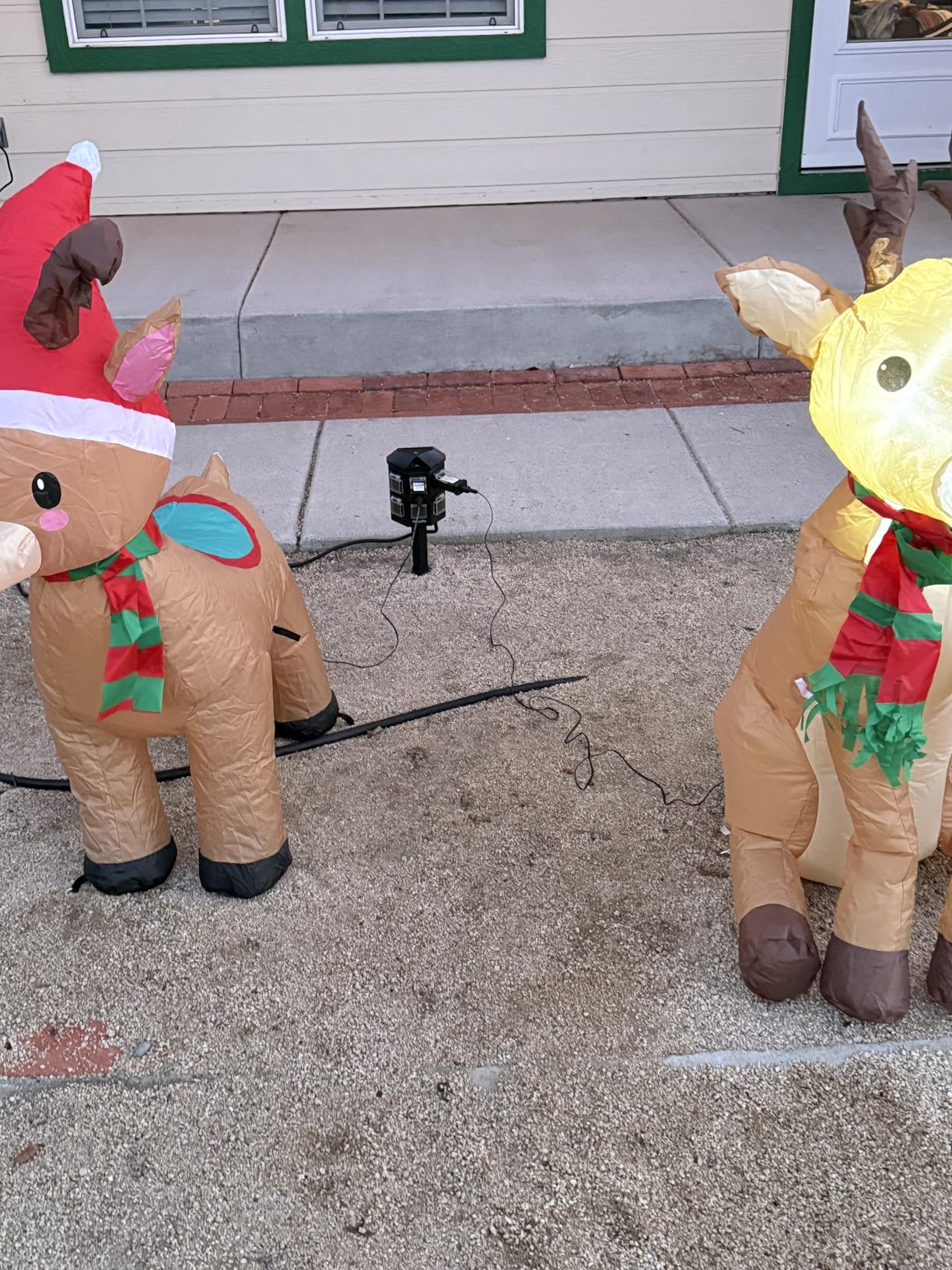 TiFFCOFiO Outdoor Power Strip Weatherproof, 25 FT Extension Cord with Stake, 6 Grounded Outlets for Christmas Yard Decorations and Inflatables, 15A/1875W, ETL Listed customer photo 1