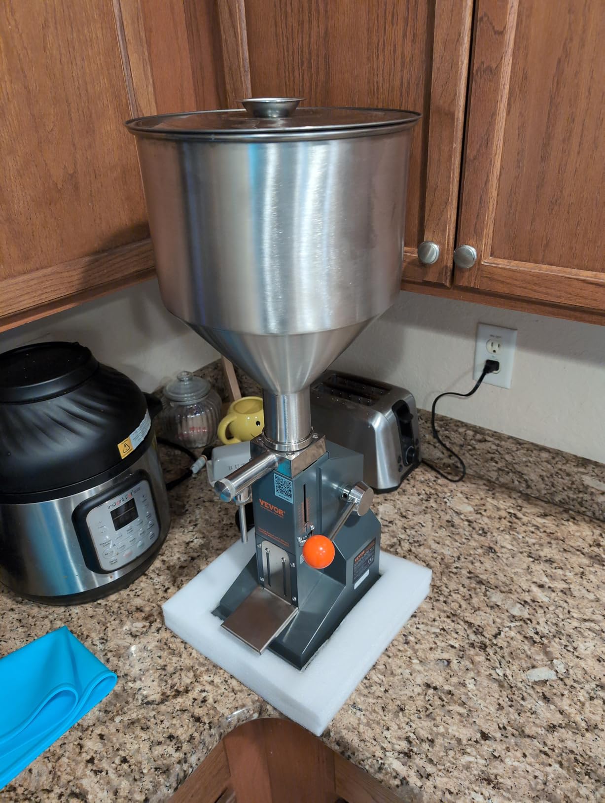 VEVOR Pneumatic Paste Liquid Filling Machine, 5-50ml Bottle Filler, Bottle Filling Machine, Stainless Steel Liquid Filler with Pedal for Milk Water Juice Shampoo Honey customer photo 1