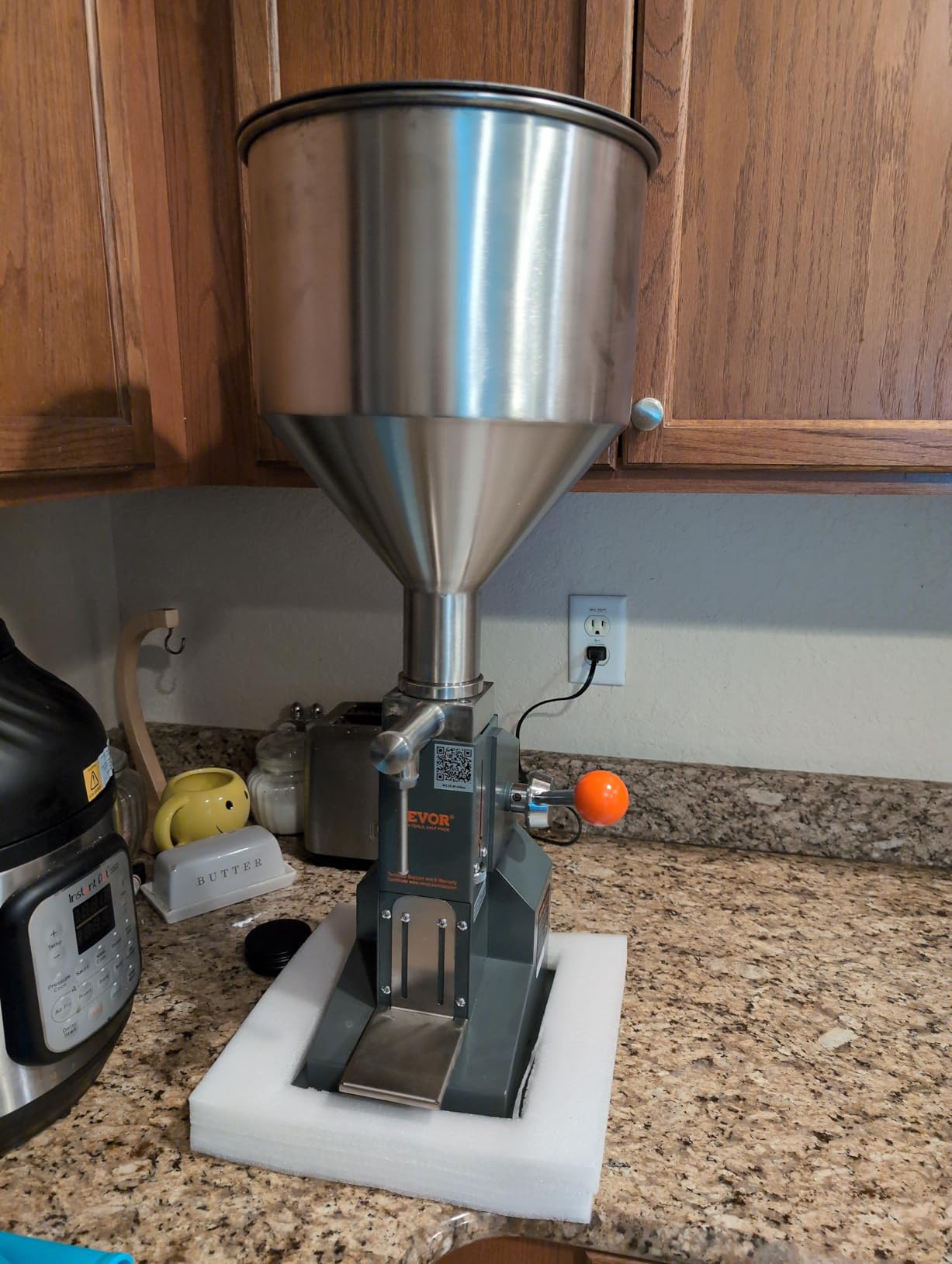 VEVOR Manual Paste Liquid Filling Machine, 5-100ml Adjustable Bottle Filling Machine, Stainless Steel Liquid Filler with 11.5L Hopper for Milk Water Juice Shampoo Honey customer photo 2