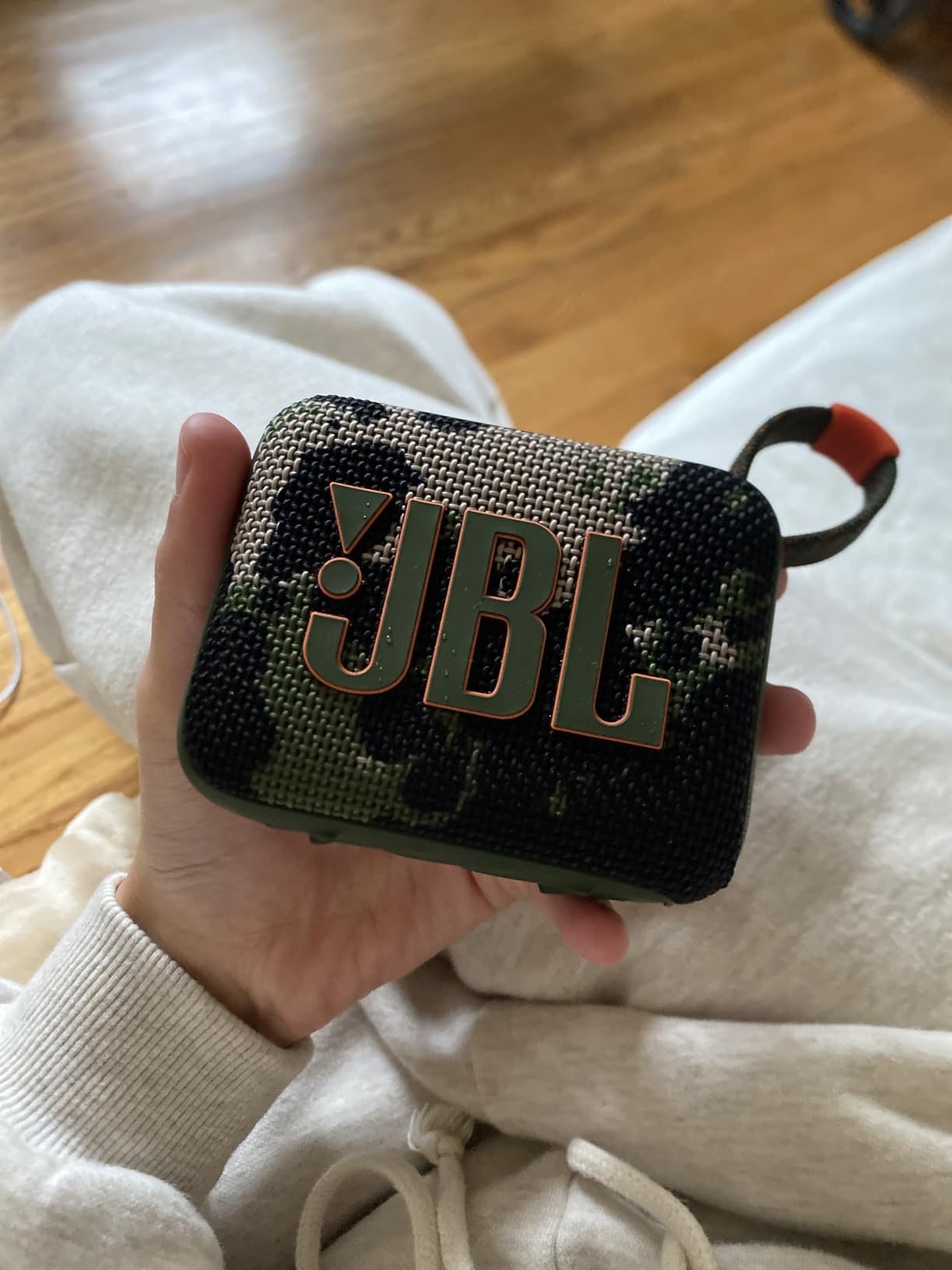 Go 4 - Ultra-Portable, Waterproof and Dustproof Bluetooth Speaker, Big JBL Pro Sound with Punchy bass, 7-Hour Built-in Battery customer photo 1
