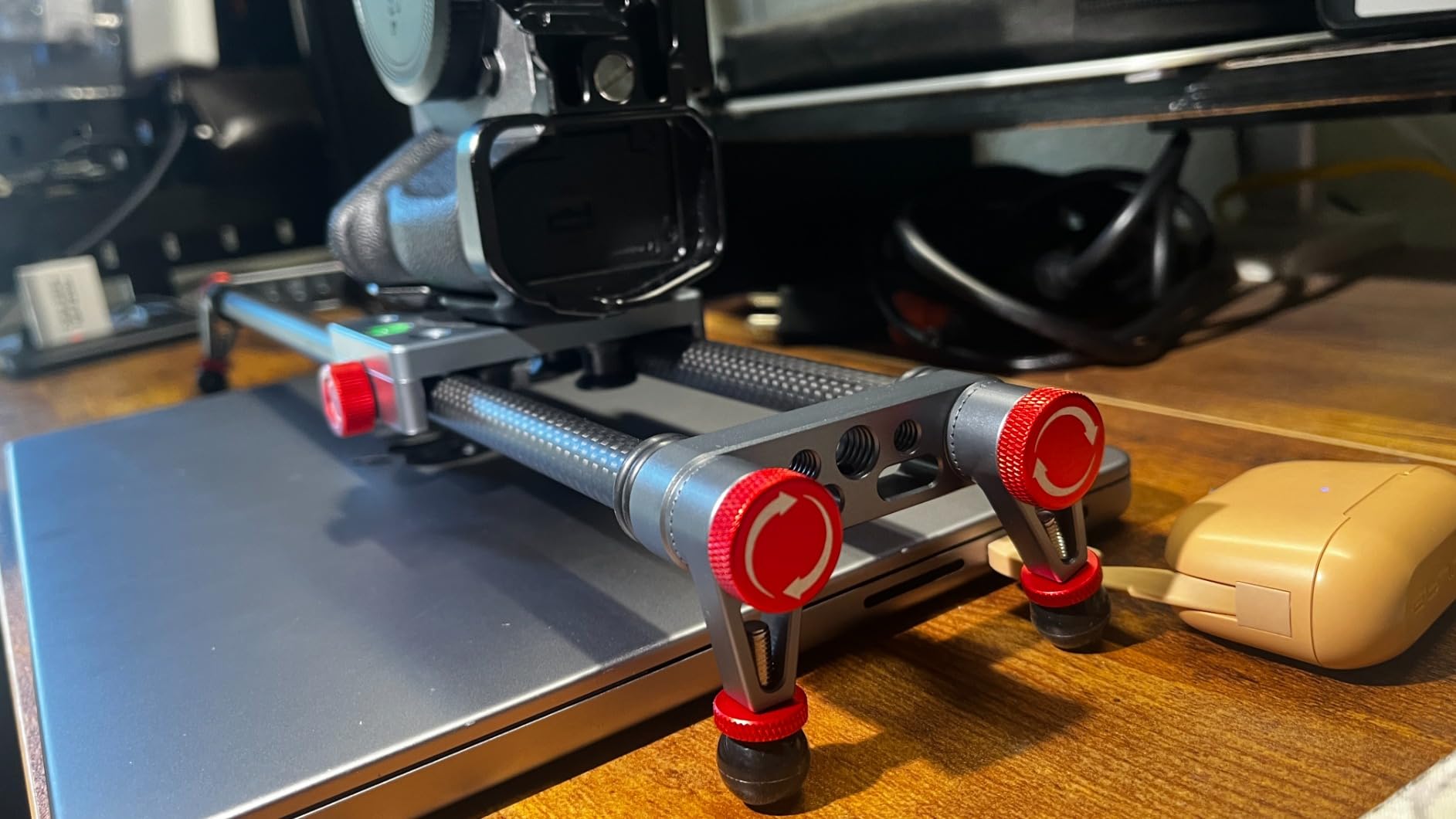 NEEWER 16in/40cm Carbon Fiber Camera Slider with 360 degree Ball Head/Phone Clamp/Action Camera Mount, Dolly Rail Track with 4 Bearings & Adjustable Legs, Compatible with GoPro Insta360 iPhone Android, CS1M customer photo 1