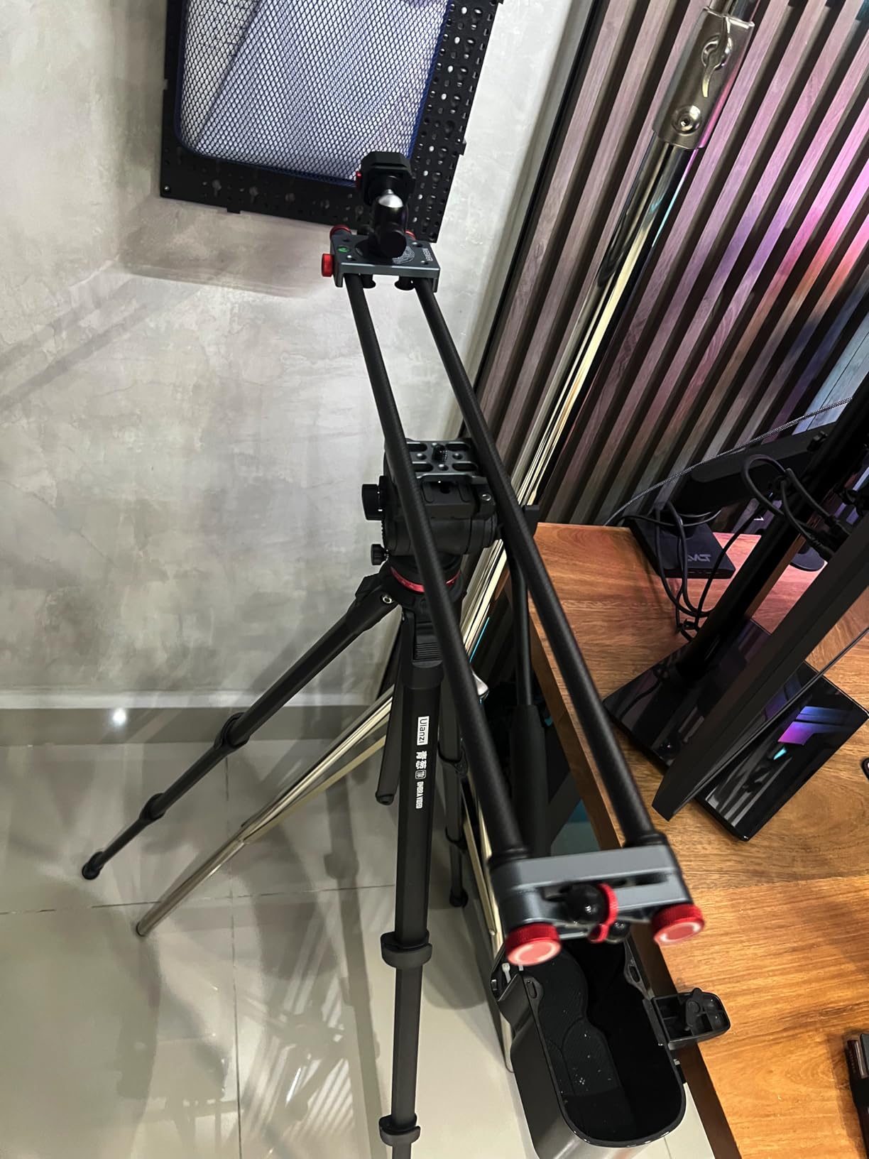 NEEWER 16in/40cm Carbon Fiber Camera Slider with 360 degree Ball Head/Phone Clamp/Action Camera Mount, Dolly Rail Track with 4 Bearings & Adjustable Legs, Compatible with GoPro Insta360 iPhone Android, CS1M customer photo 2