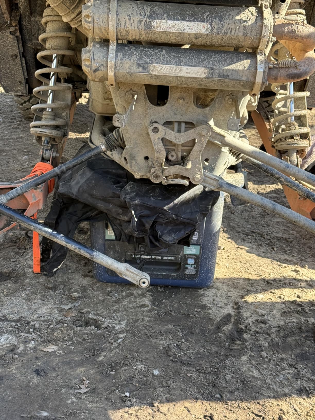 Ninja FB131BL FrostVault 30qt Hard Cooler with Dry Zone, Integrated Fridge-Temp Dry Storage Drawer customer photo 2