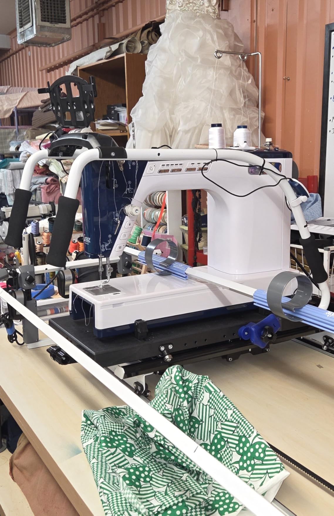 Little Rebel Sewing and Quilting Machine with Built-in Stitch Regulation (Little Rebel) customer photo 1